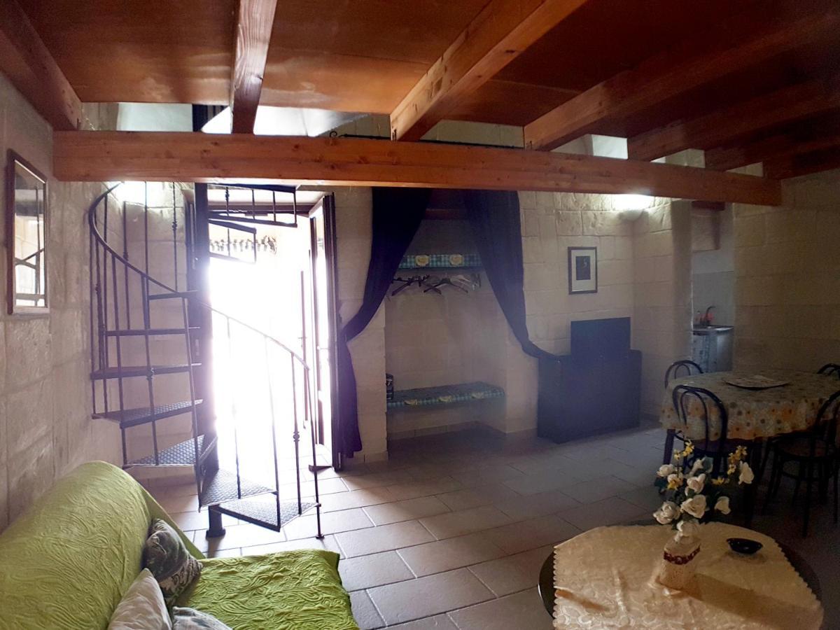 Oikia Vacanze Uggiano La Chiesa Casa Dante Εξωτερικό φωτογραφία